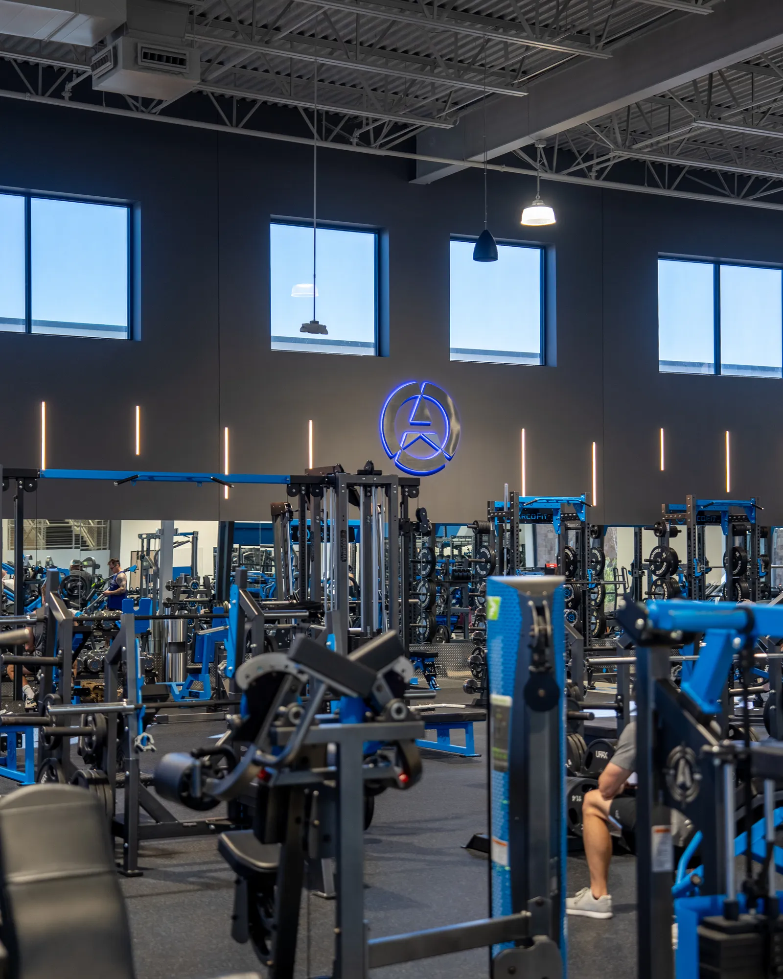 Selectorized strength machines